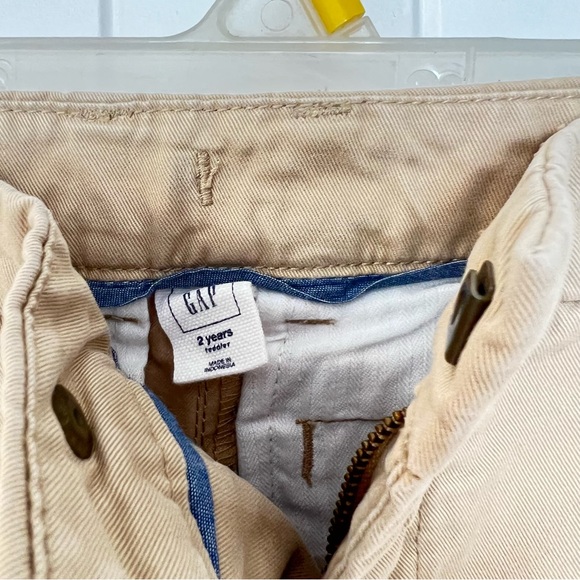 Toddler GAP Khaki Shorts Size 2 - Picture 2 of 3